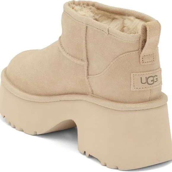 Classic Ultra Mini New Heights Platform Boot (Women) NWOT - Picture 2 of 7